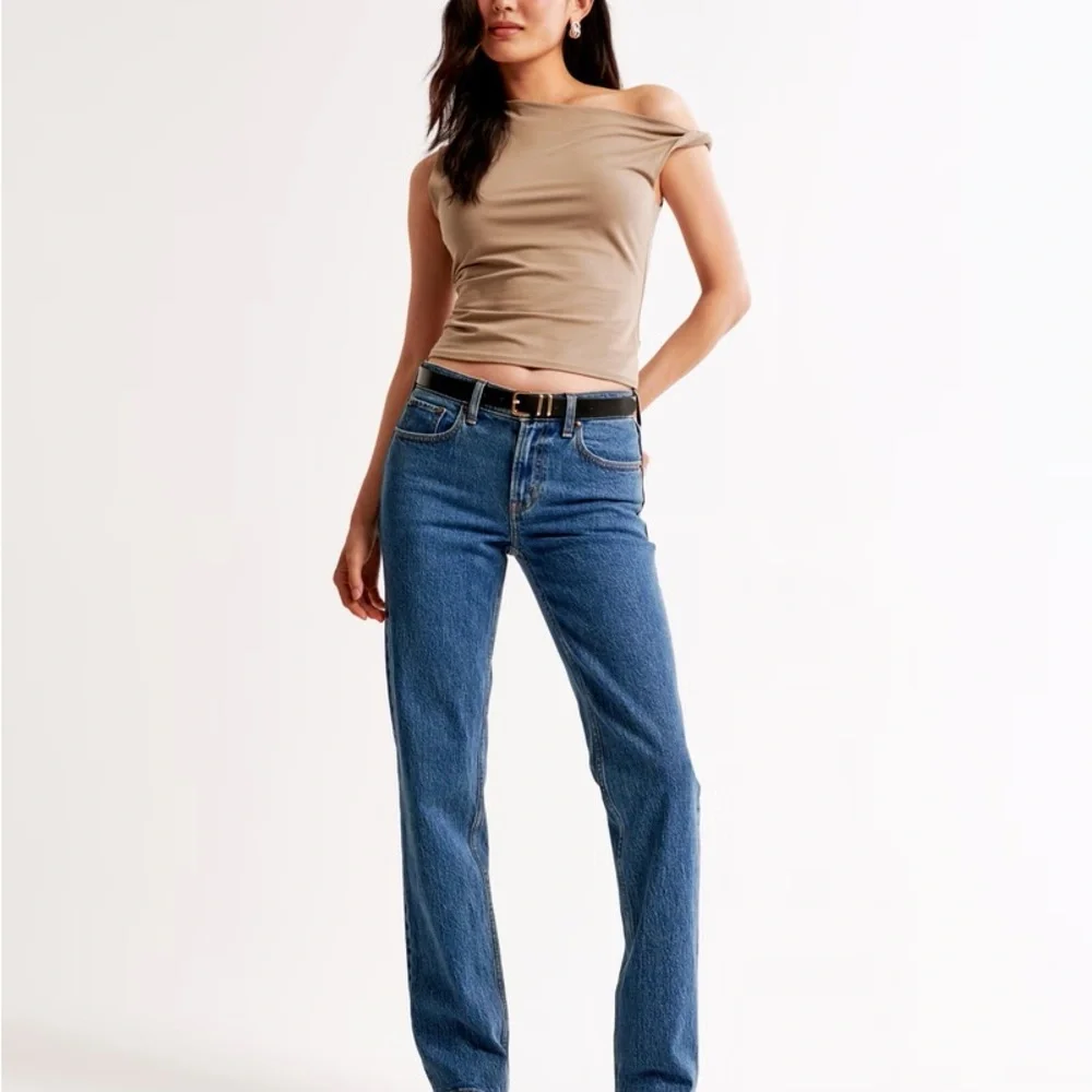 Abercrombie & Fitch 90s Mid-Rise Classic Jeans β Curve Love, Size 28L (Raw Hem) - Picture 1 of 4
